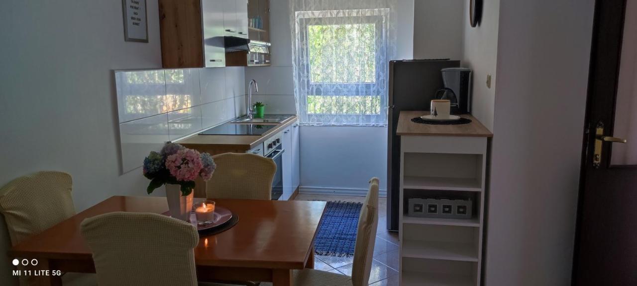 Apartments Mirijana プーラ エクステリア 写真