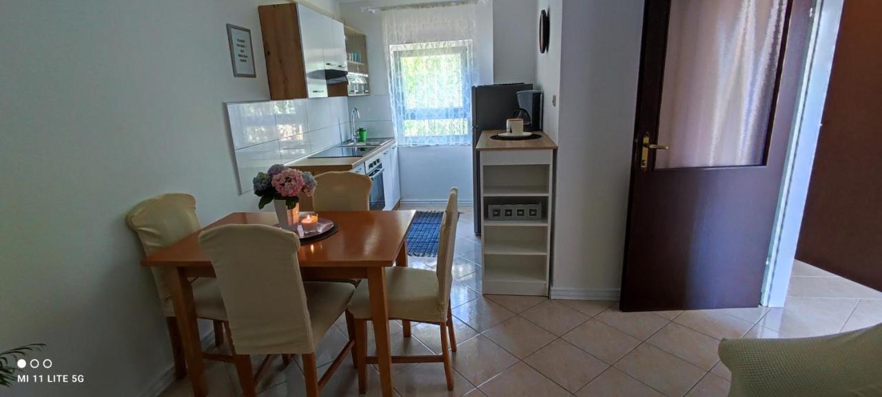 Apartments Mirijana プーラ エクステリア 写真