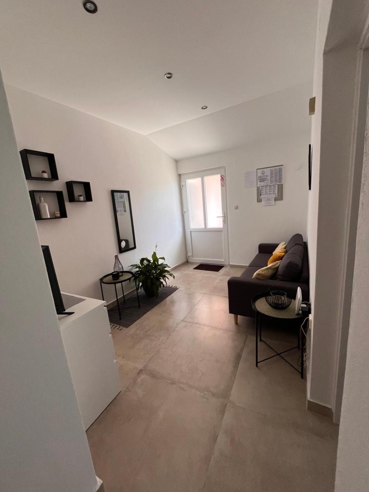 Apartments Mirijana プーラ エクステリア 写真