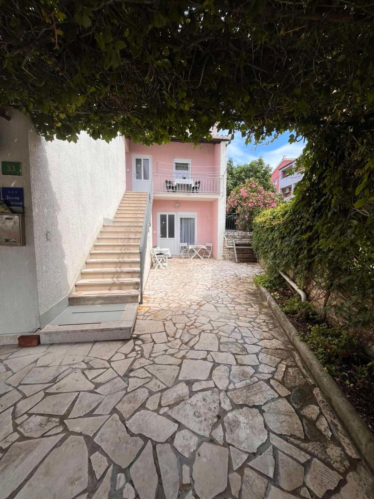 Apartments Mirijana プーラ エクステリア 写真
