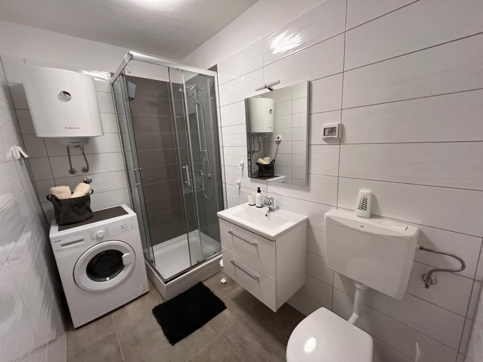 Apartments Mirijana プーラ エクステリア 写真