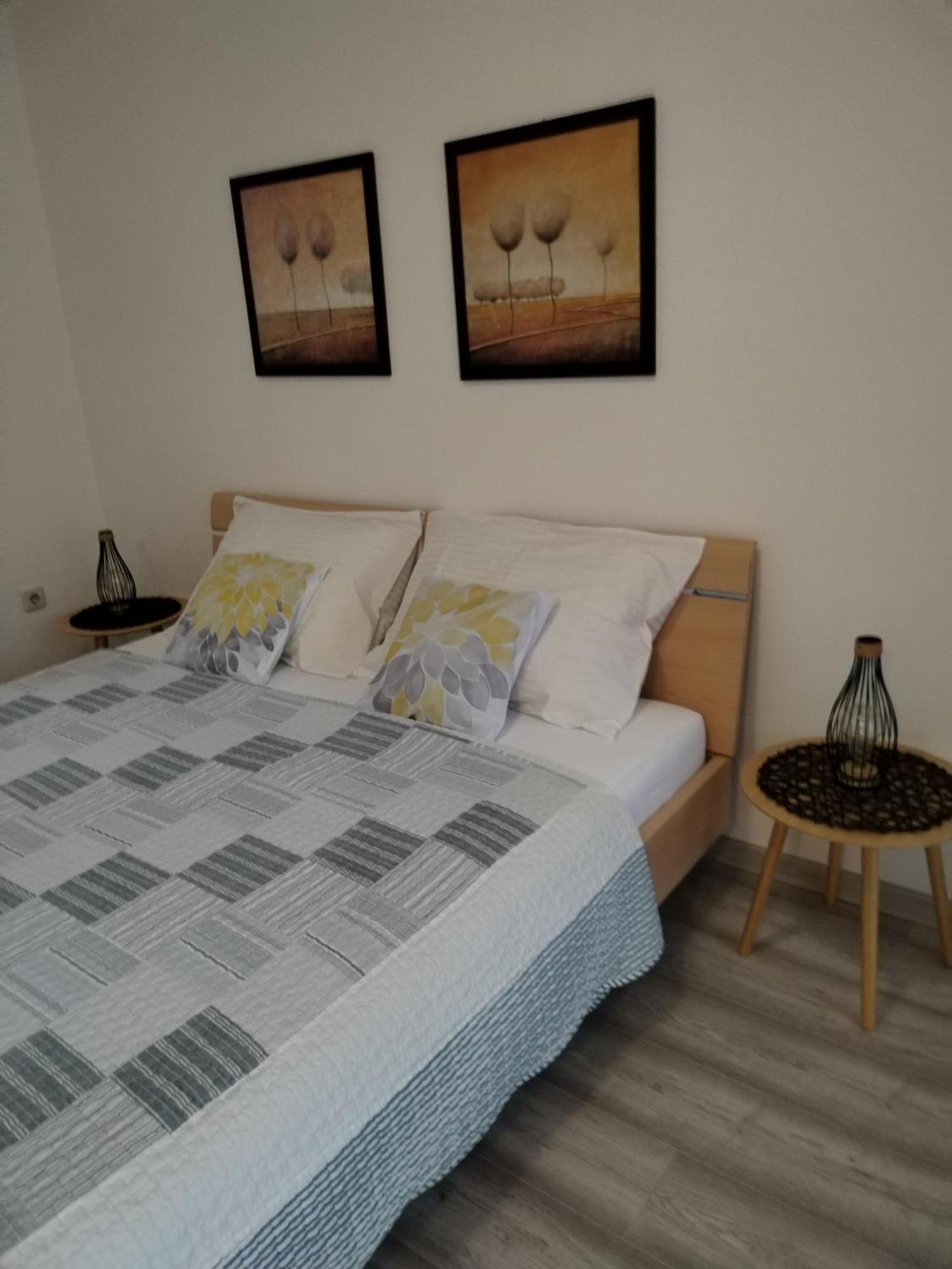 Apartments Mirijana プーラ エクステリア 写真